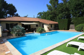 Villa Alexandra - au calme avec piscine, Le Teich